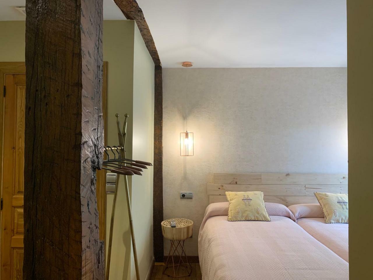 Hostal El Resbalon Cervera De Pisuerga Εξωτερικό φωτογραφία